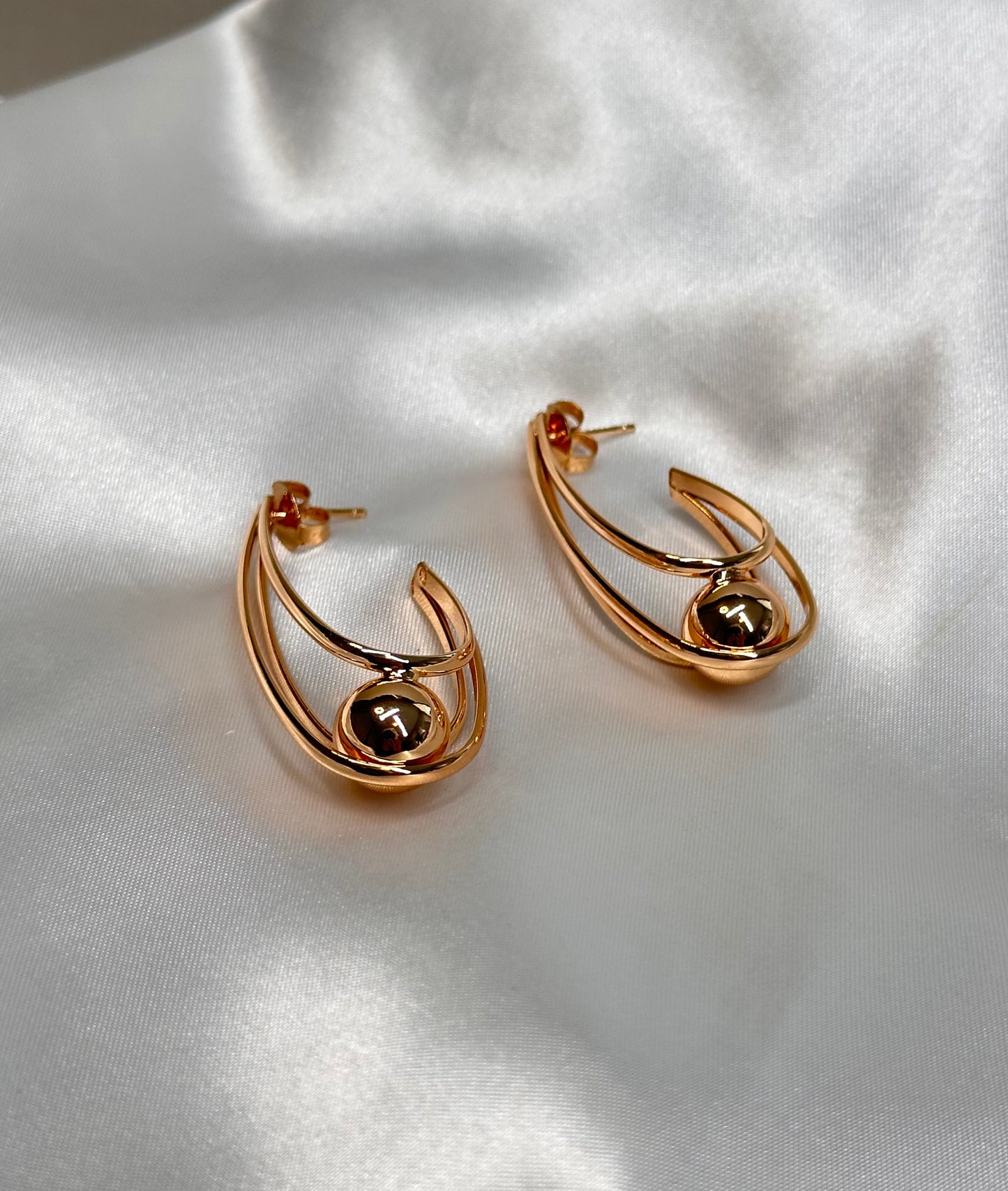 Exc Modern Hoops Size M