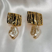 Exc Golden Clip On Earrings Size M