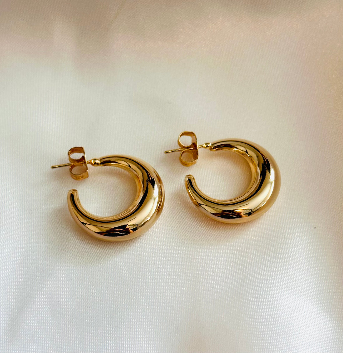 Exc Chunky Moon Earrings Size M