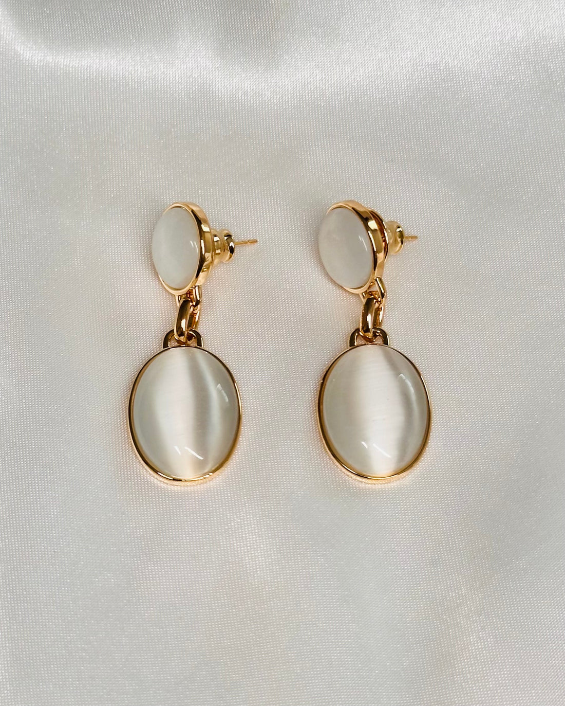 Exc Elegant Cat’s Eye Earrings Size M