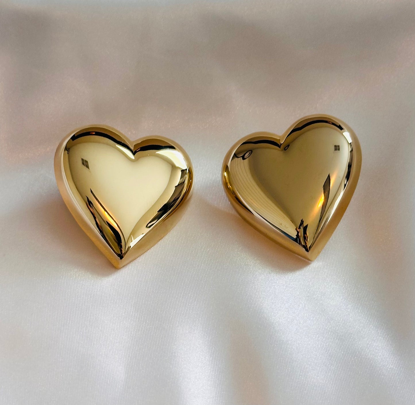 Exc Chunky Heart Earrings Size L