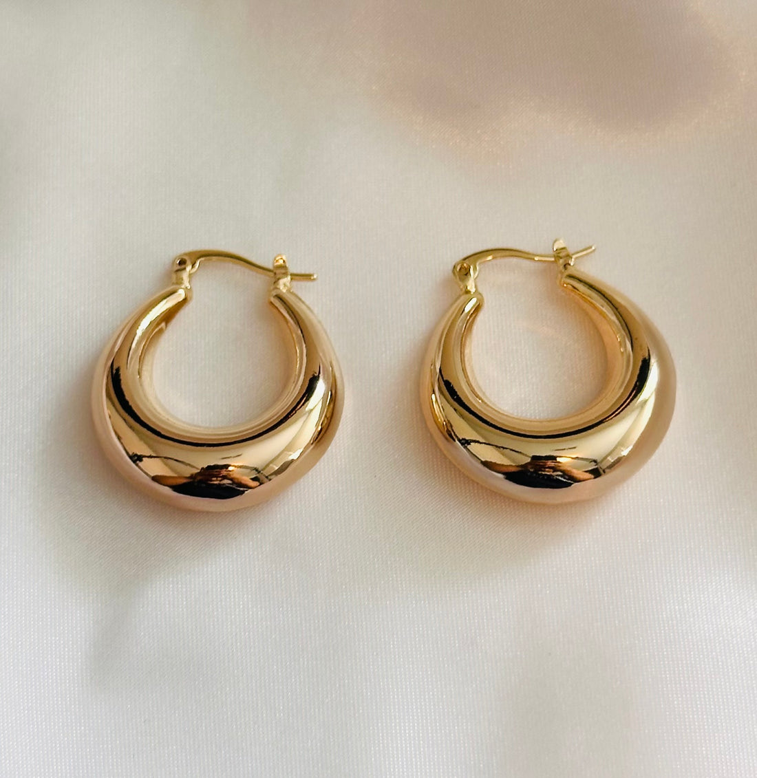 Exc Golden Hoops Size M