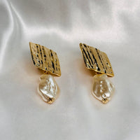 Exc Golden Clip On Earrings Size M