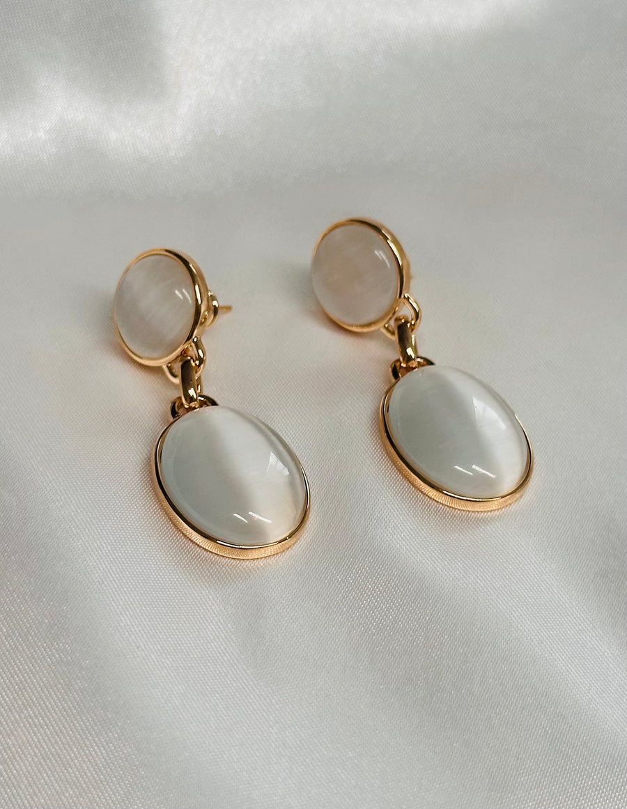 Exc Elegant Cat’s Eye Earrings Size M