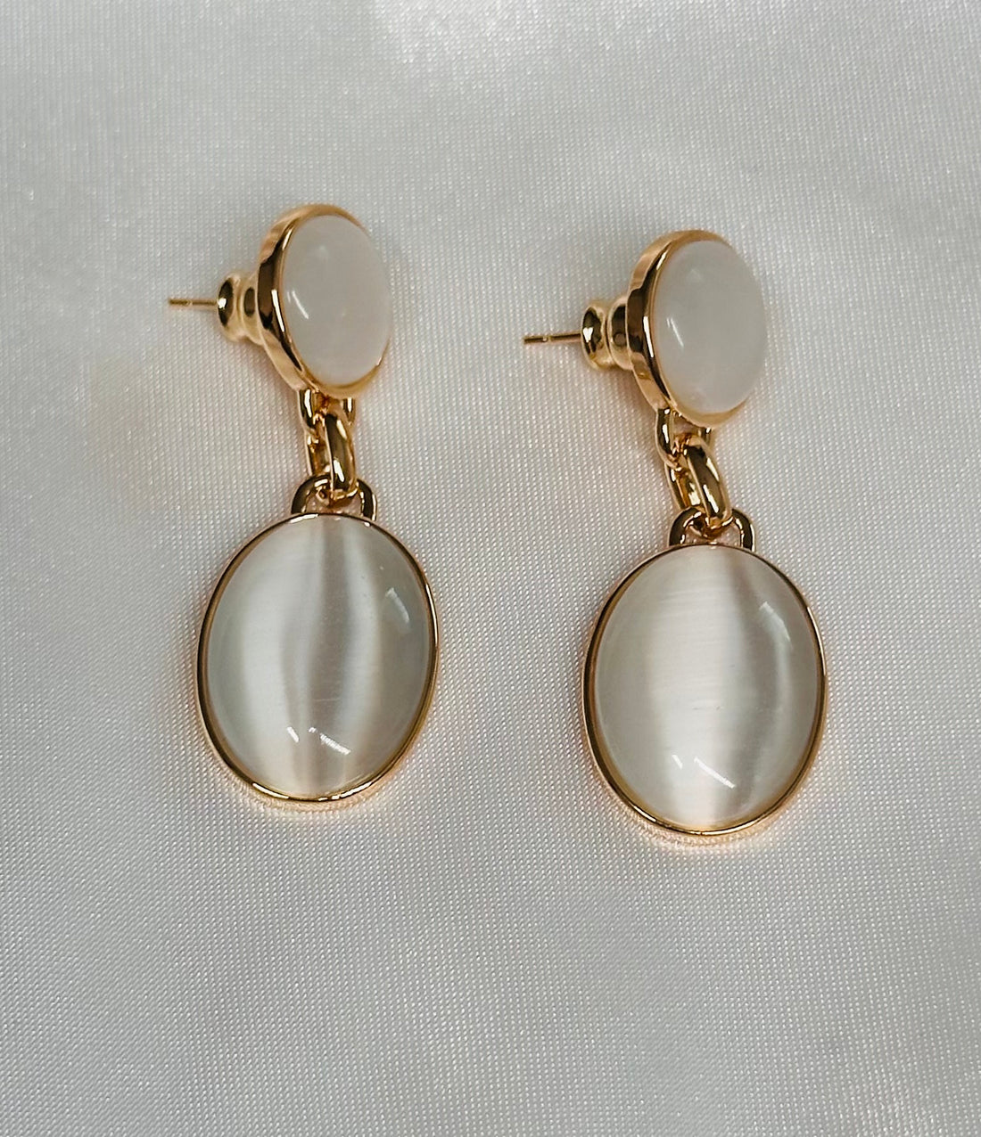 Exc Elegant Cat’s Eye Earrings Size M